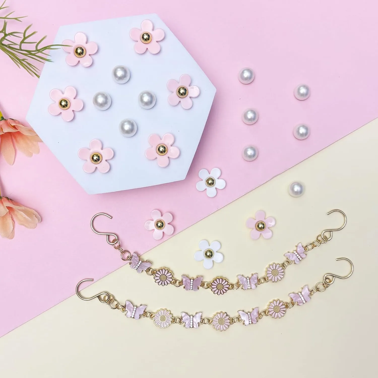 Daisy Flower Chains Charm for Women, Cute Flower Shoe Charms for Clog Sandals, Bling Butterfly Shoe Chains for Girls, Party Favor