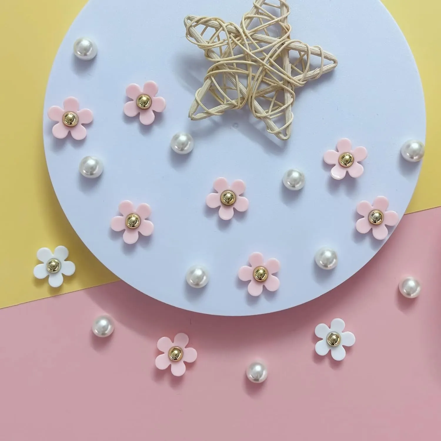 Daisy Flower Chains Charm for Women, Cute Flower Shoe Charms for Clog Sandals, Bling Butterfly Shoe Chains for Girls, Party Favor