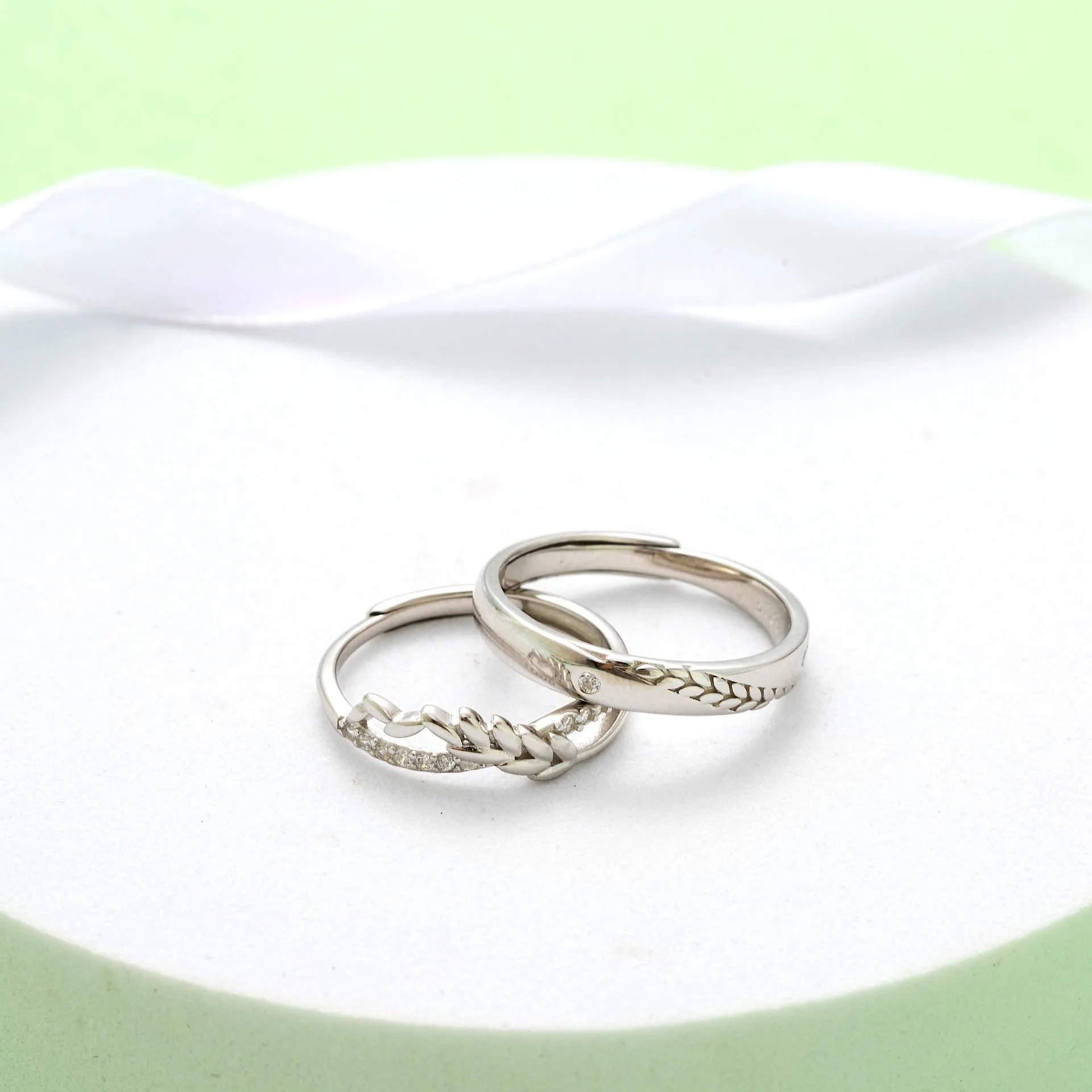 Leaf with zircons 925 silver couple rings