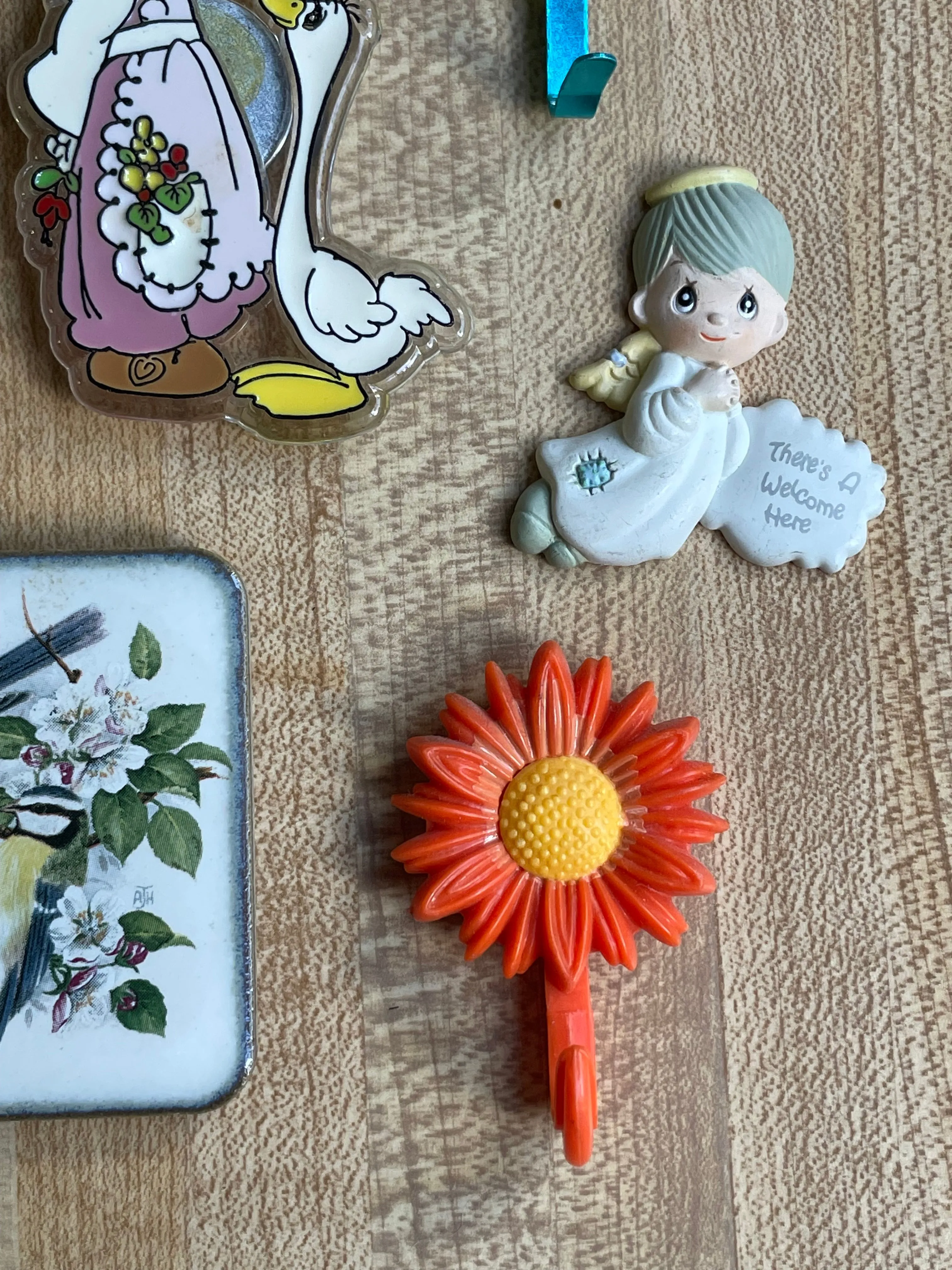 Lot of 7 Vintage Magnets   Butterfly Clip